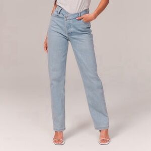 Like-NEW Abercrombie The Dad High Rise Jeans, size 30/10 short